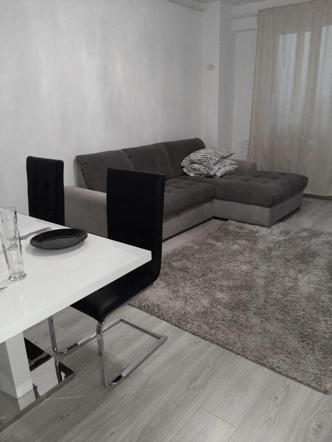 Luxury Daniel Apartament Residence Militari Roşu Extérieur photo