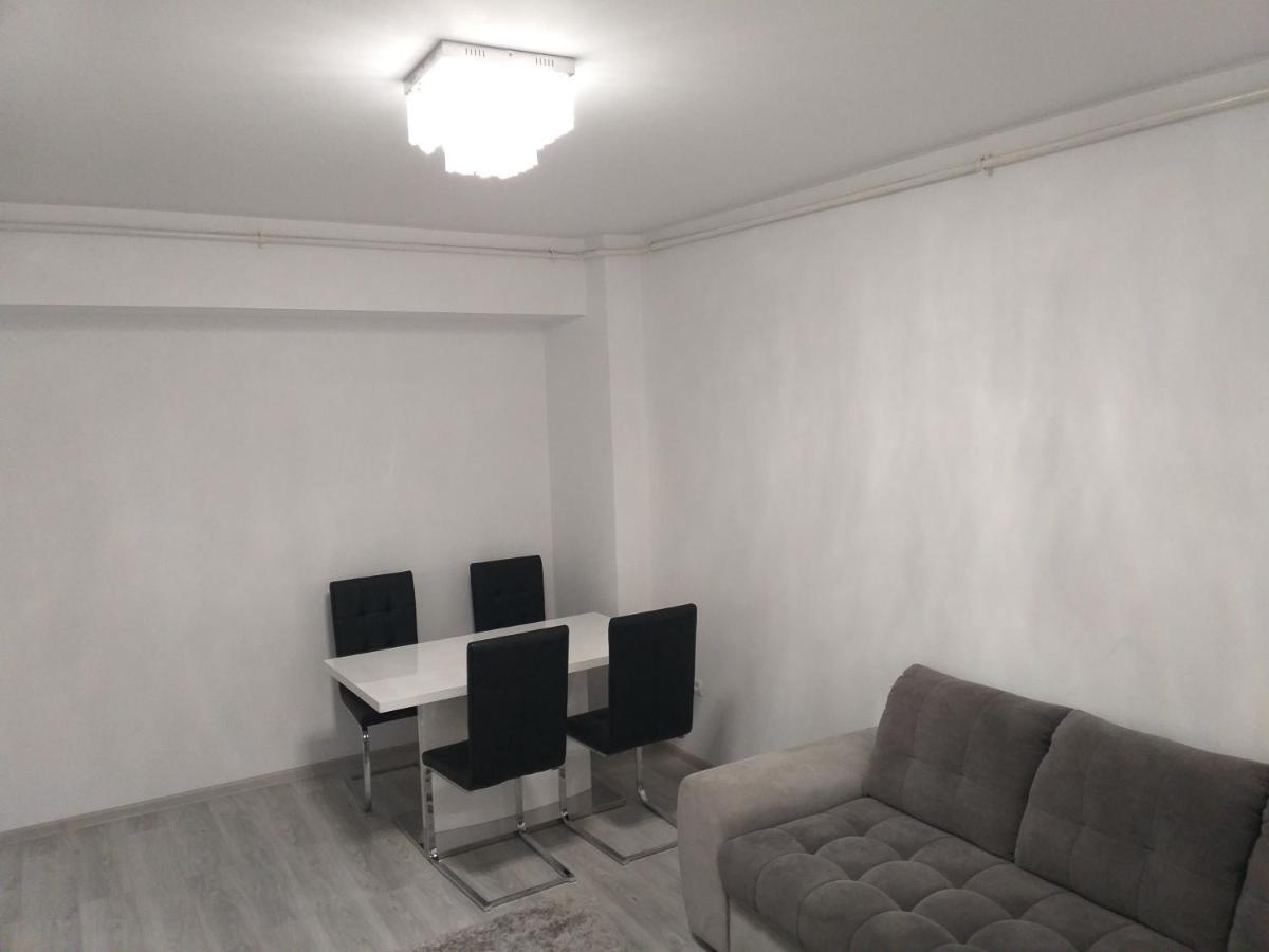 Luxury Daniel Apartament Residence Militari Roşu Extérieur photo